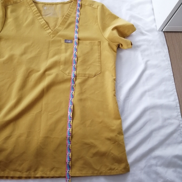 Figs Catarina One Pocket Short Sleeve Scrub Top Yellow Small - Picture 12 of 13